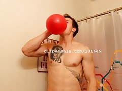 Balloon Fetish - Aaron Balloons Part2 Video1