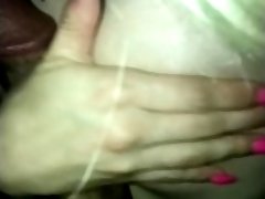 Teen gives hand job and makes him cum on her titts