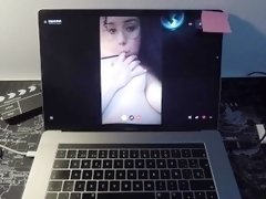 Actriz porno milf española se folla a un fan por webcam (VOL I)