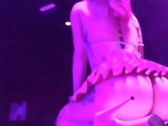 Sensuous stripper with a perfect ass puts on a fabulous show